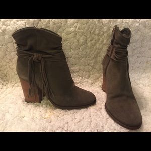 Suede boots
